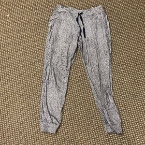 Lulu lemon white and black joggers